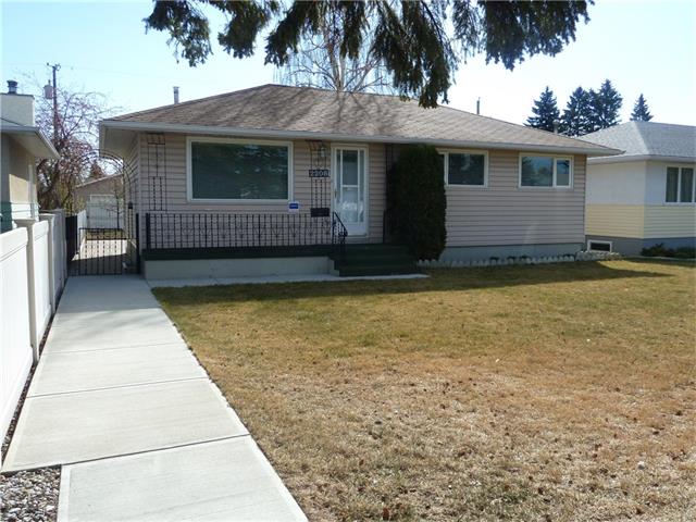 Forest Lawn House for sale:  4 bedroom  Hardwood Floors 936 sq.ft. (Listed 2016-04-19)