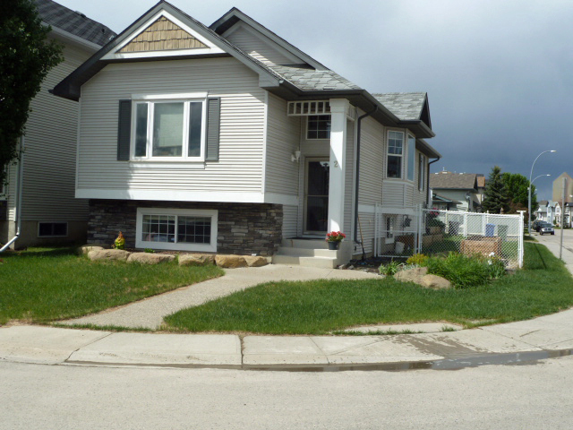 Cranston House for sale: 3 bedroom 1,132 sq.ft. (Listed 2021-04-09)