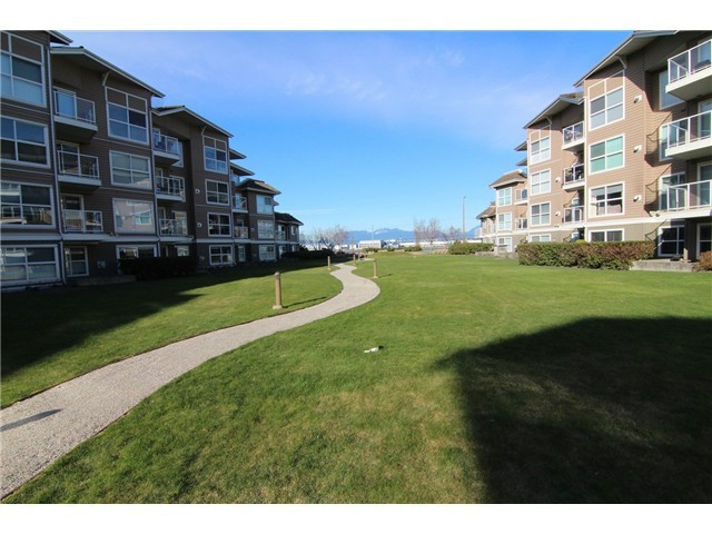 Riverdale  Condo for sale:  3 bedroom 1,200 sq.ft. (Listed 2015-01-31)