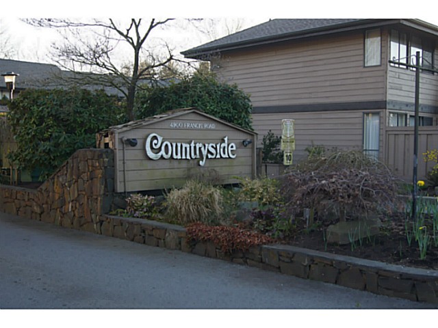 Boyd Park  Town Home : Countryside Estates  3 bedroom