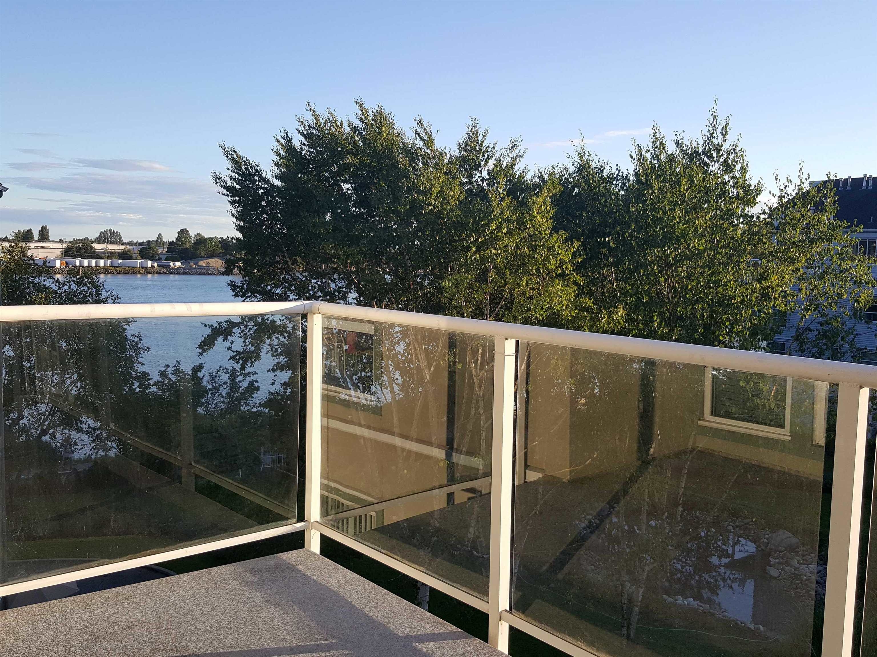 South Marine Apartment/Condo for sale: 2 bedroom 1,075 sq.ft. (Listed 2106-02-06)