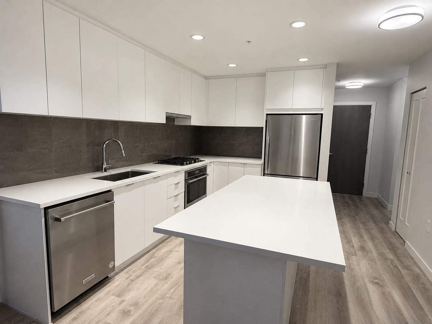 Coquitlam West Apartment/Condo for sale:  1 bedroom 638 sq.ft. (Listed 2026-05-22)