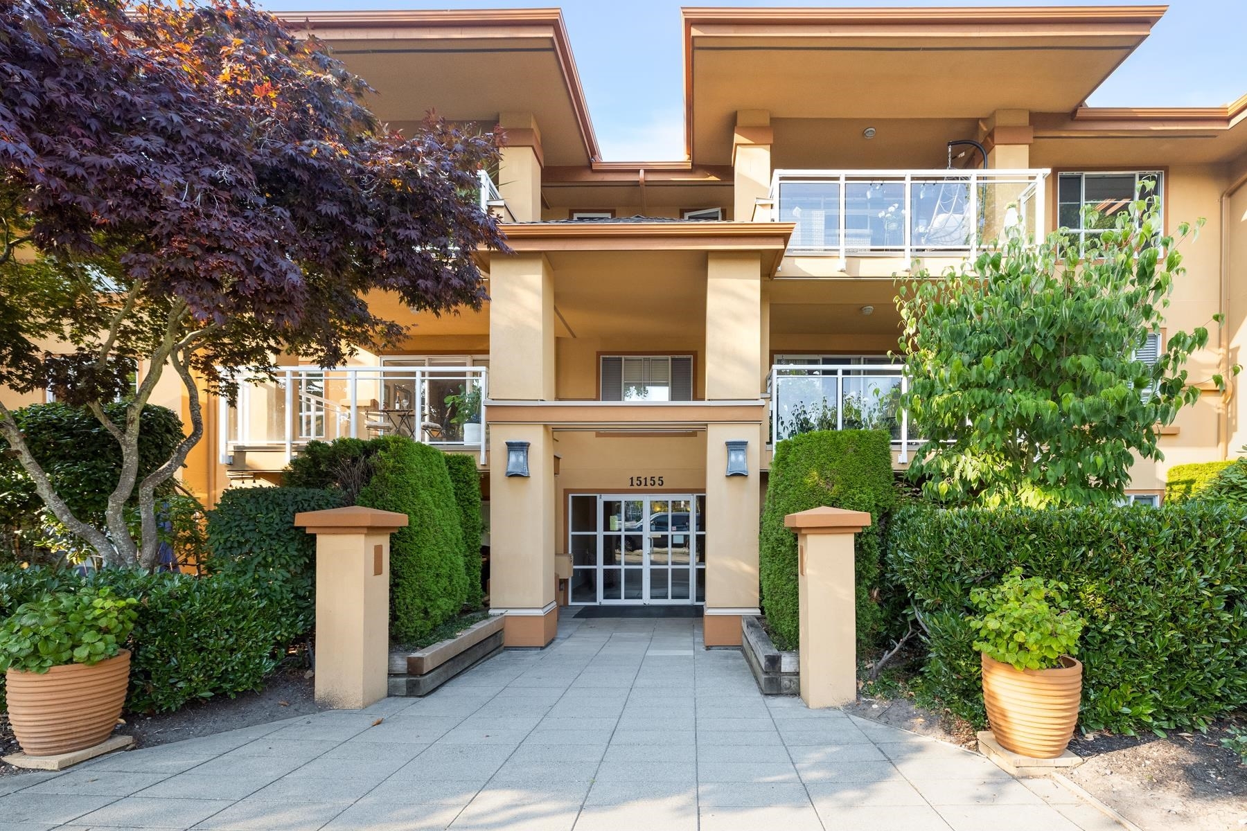Sunnyside Park Surrey Apartment/Condo for sale:  2 bedroom 1,021 sq.ft. (Listed 2025-09-09)