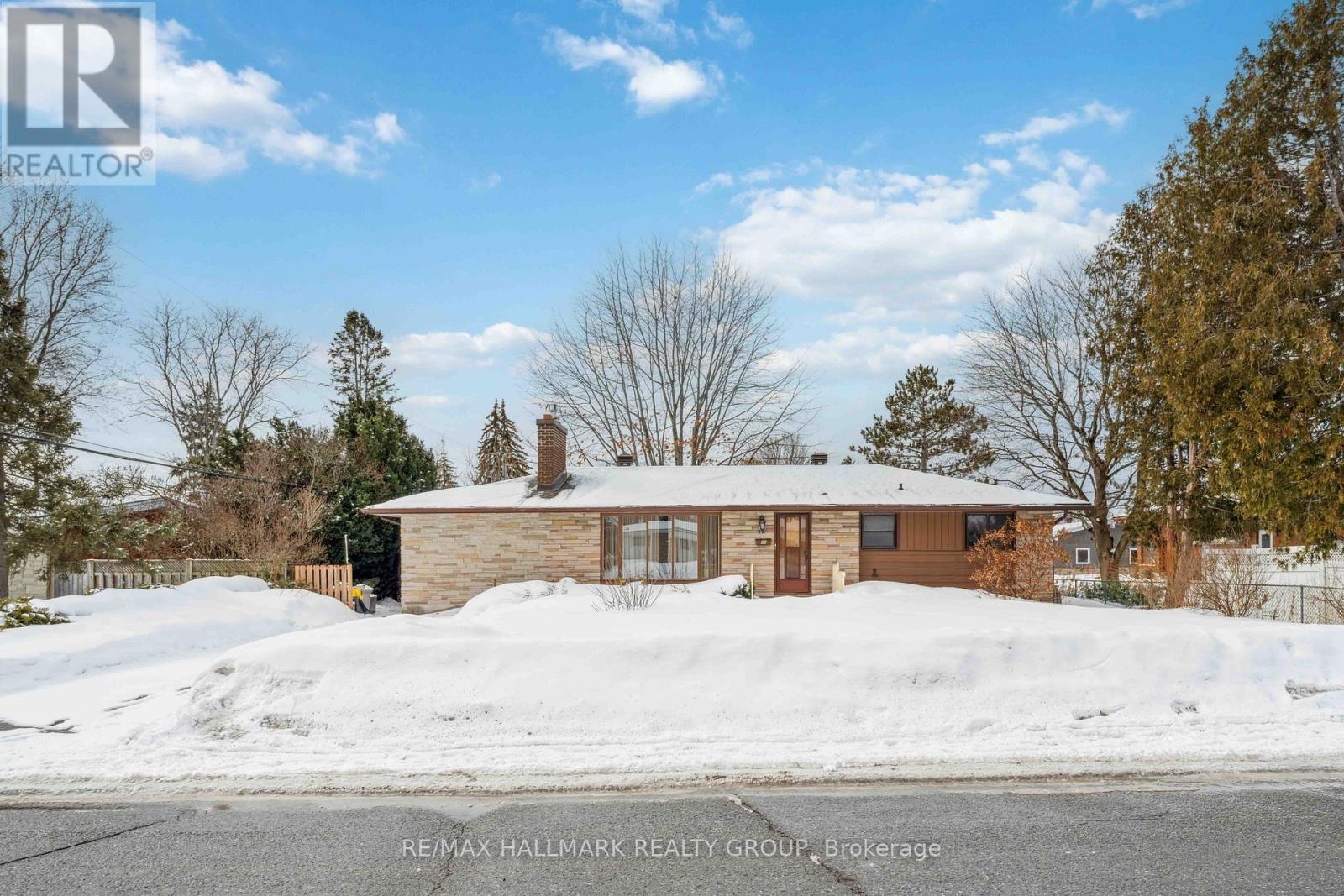 Ottawa House for sale: 4 bedroom 1,099.99 sq.ft. (Listed 2025-03-14)