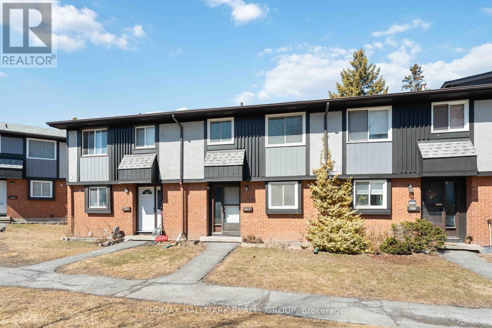 Ottawa Row / Townhouse for sale: 3 bedroom 999.99 sq.ft. (Listed 2025-04-02)