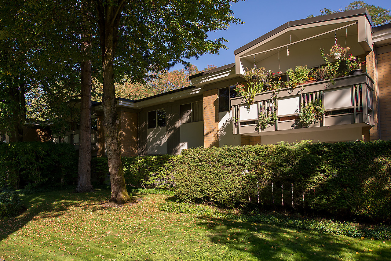 Shaughnessy Condo for sale: SHAWNOAKS 2 bedroom 1,075 sq.ft. (Listed 2015-01-15)