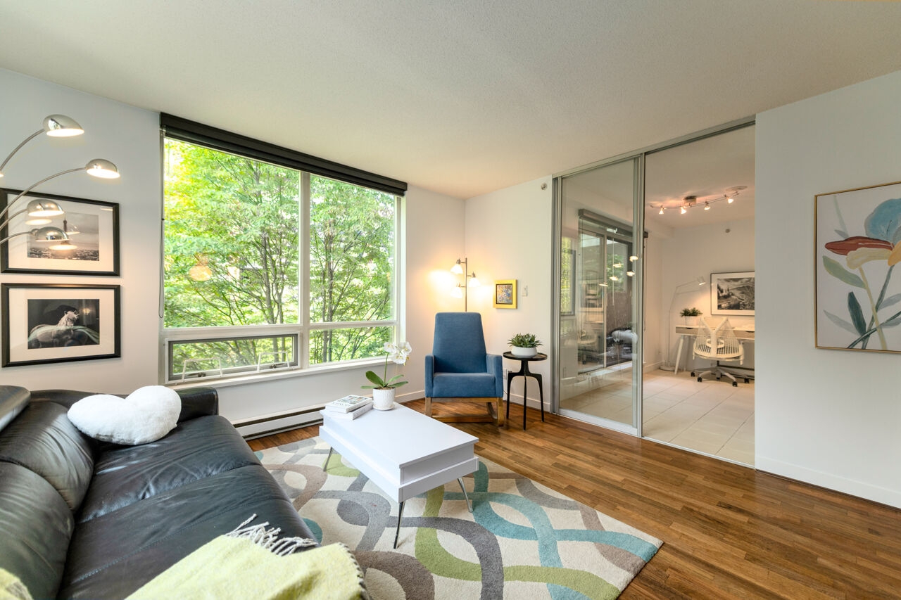 Vancouver YALETOWN CONDO - 1 BEDROOM PLUS DEN AND FLEX ROOM for sale:  1 BEDROOM plus DEN plus FLEX ROOM 771 sq.ft. (Listed 2025-09-04)