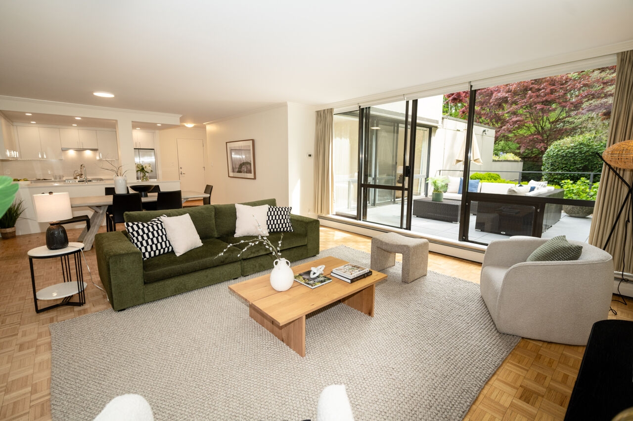 Shaughnessy SHAUGHNESSSY PLACE PARKSIDE CONDO for sale: SHAUGHNESSY PLACE I 2 bedroom Hardwood Floors 1,223 sq.ft. (Listed 2026-04-28)
