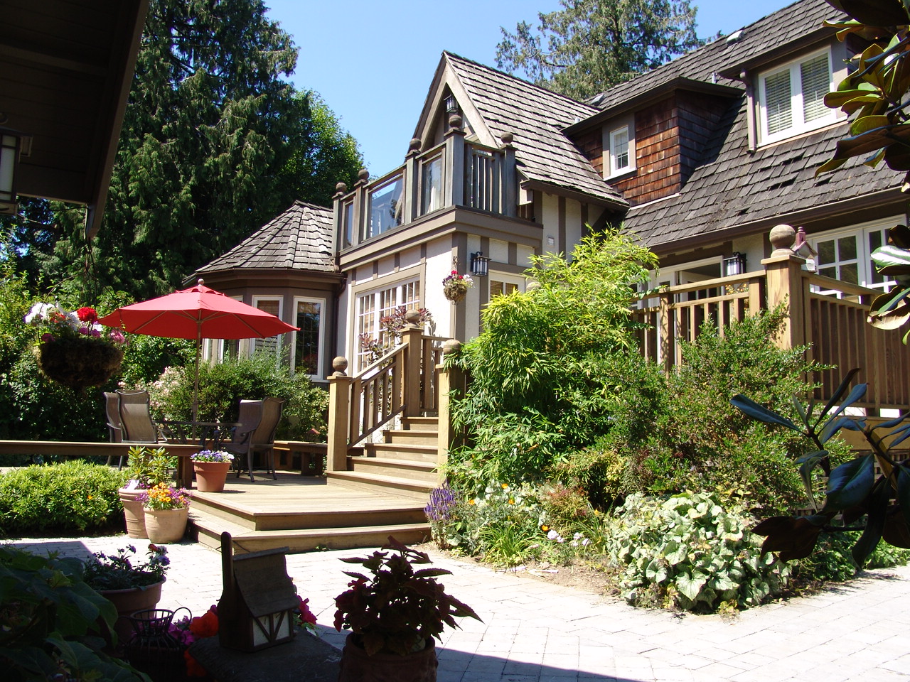 Kerrisdale House for sale:  2 bedroom 3,285 sq.ft. (Listed 2010-07-10)