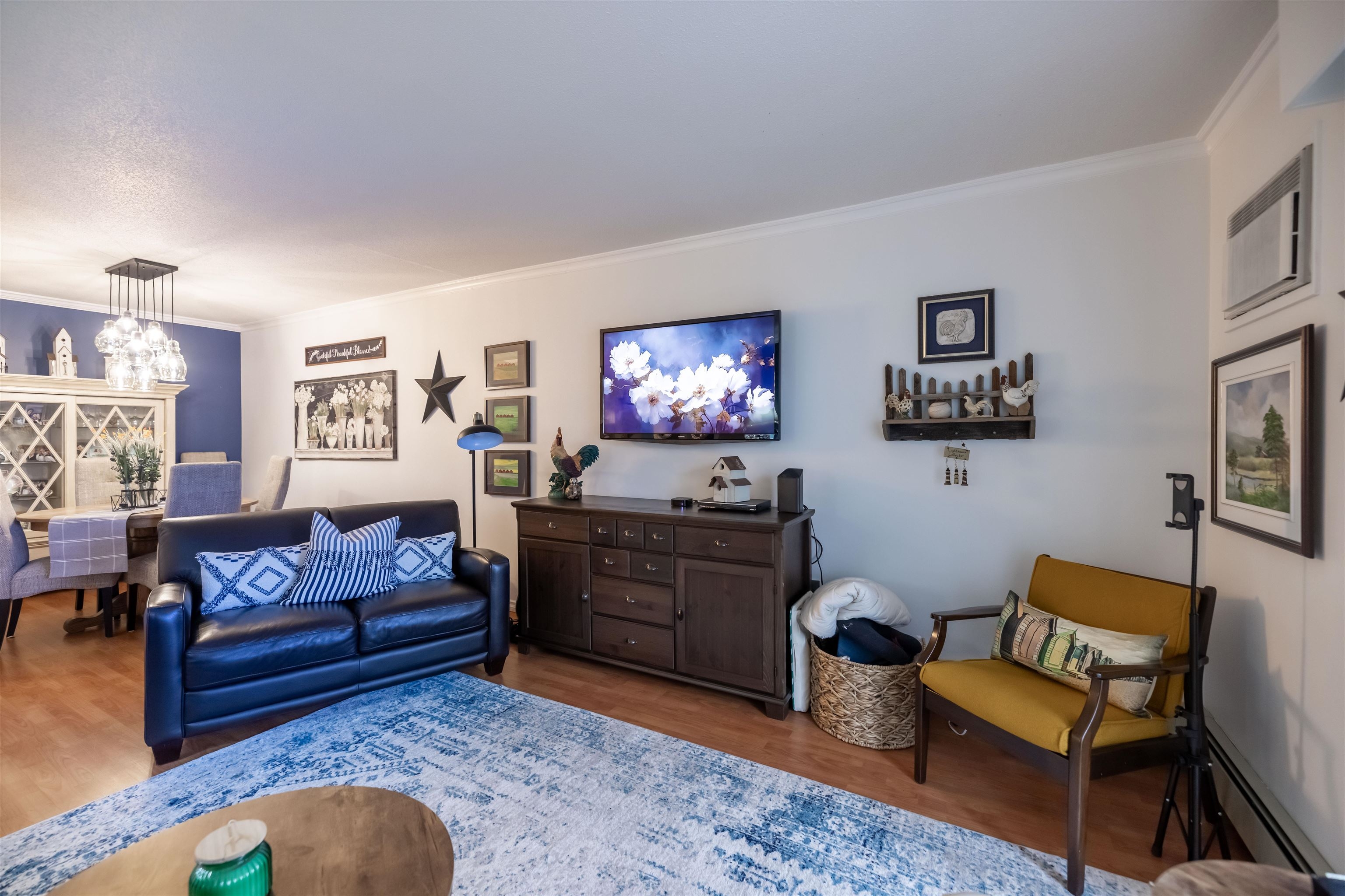 Central Abbotsford Apartment/Condo for sale:  2 bedroom 935 sq.ft. (Listed 2024-03-07)