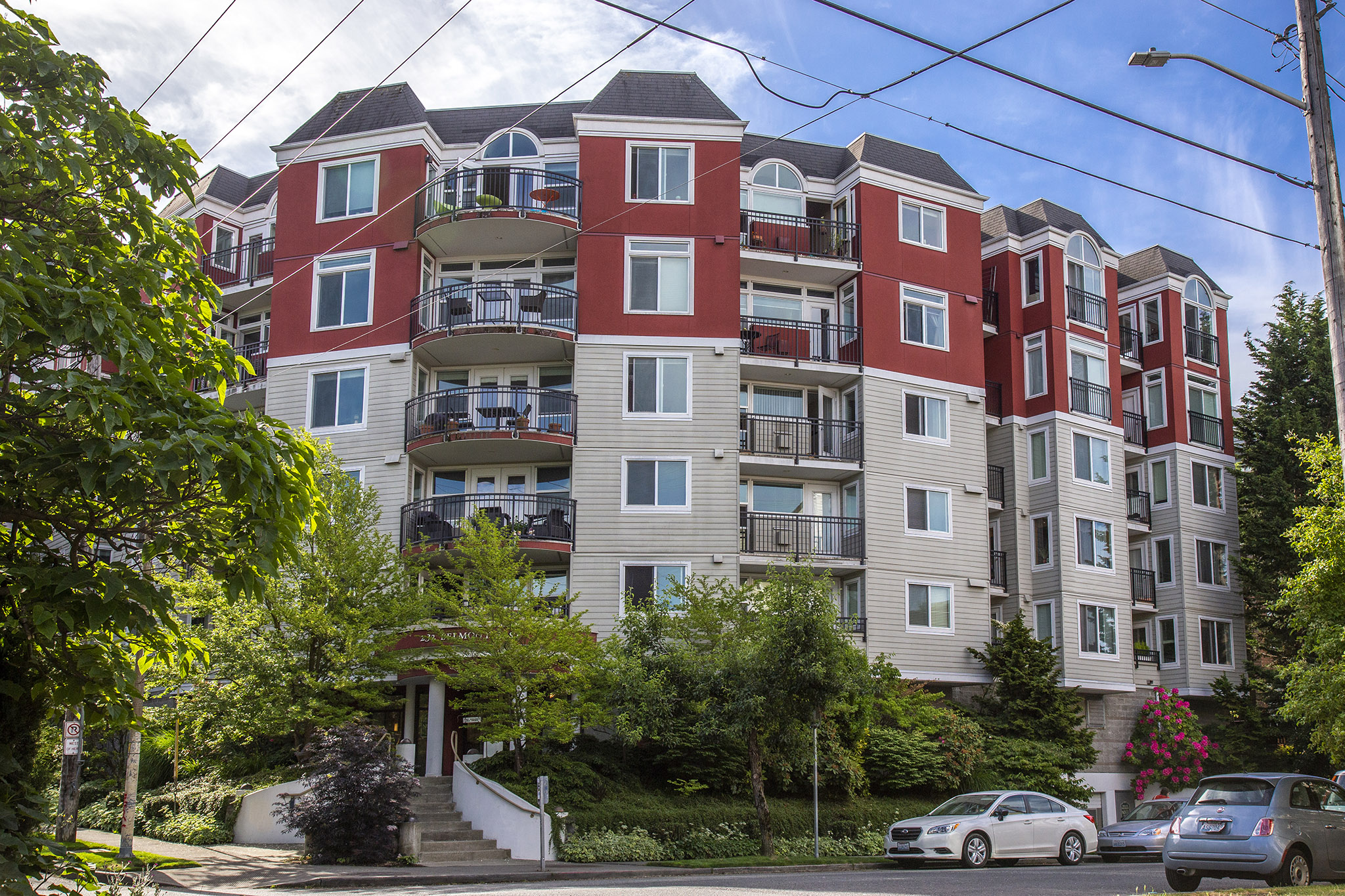 232 Belmont Avenue E #402
