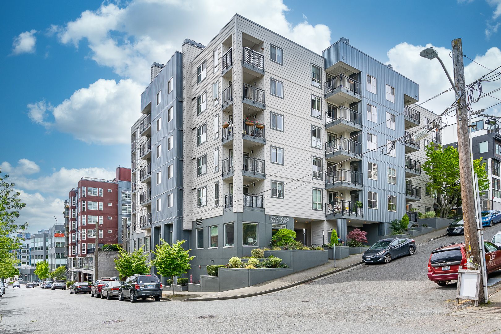 769 Hayes Street, #305