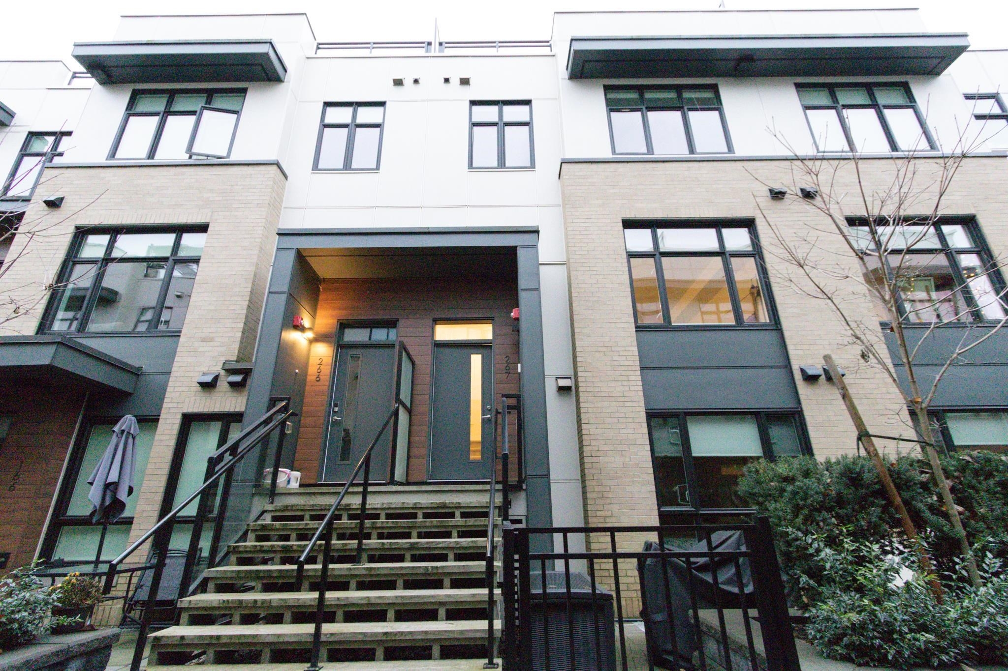 267 2035 Glenaire Drive