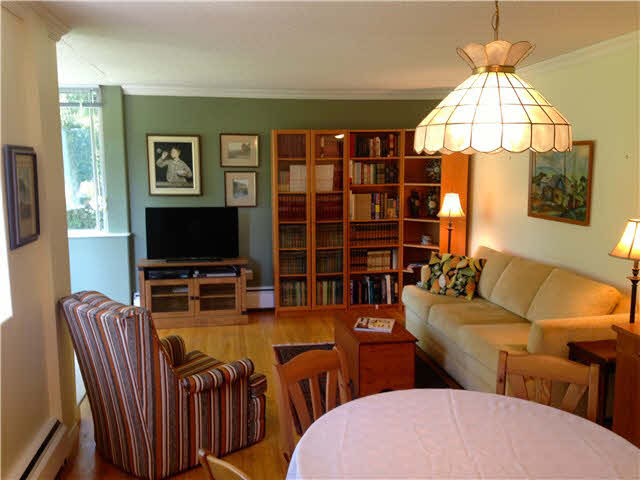 Ambleside Condo for sale: 1 bedroom 820 sq.ft. (Listed 2016-01-16)