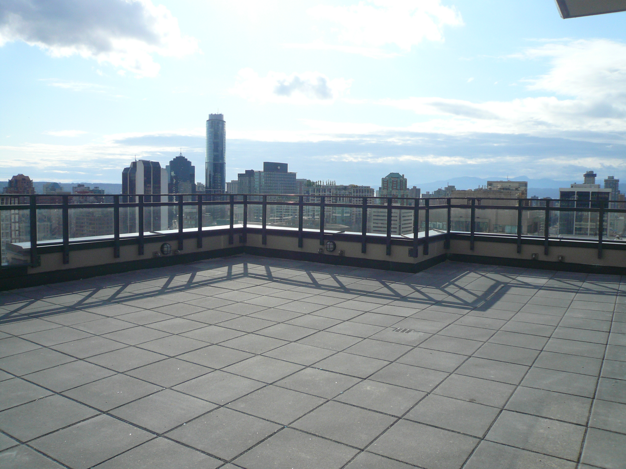 Downtown - Prestigious Robson Street district! concrete condo hirise for sale: L'Hermitage En Ville 2 bedroom 1,308 sq.ft. (Listed 2008-06-09)