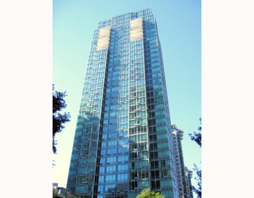 Westend / Coal Harbour concrete condo hirise for sale: Residences on Georgia  1 bedroom 586 sq.ft. (Listed 2008-12-11)
