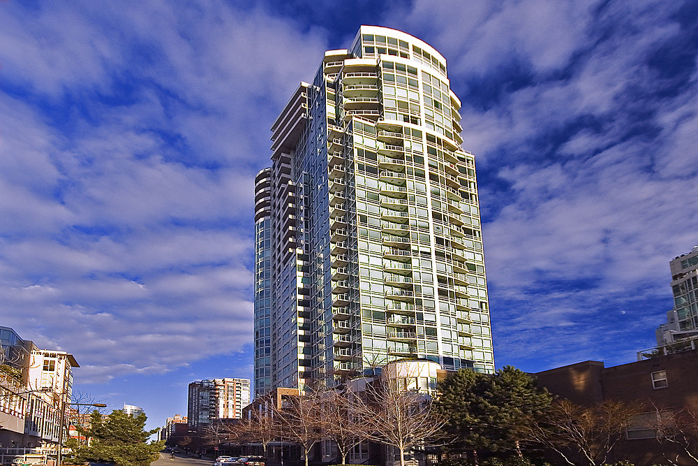 Yaletown, Waterfront concrete condo hirise for sale: BEACH TOWER @ 888 Beach  2 bedroom 1,043 sq.ft. (Listed 2012-10-25)