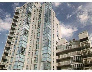 Downtown concrete condo hirise for sale:  1 bedroom 790 sq.ft. (Listed 2005-10-06)