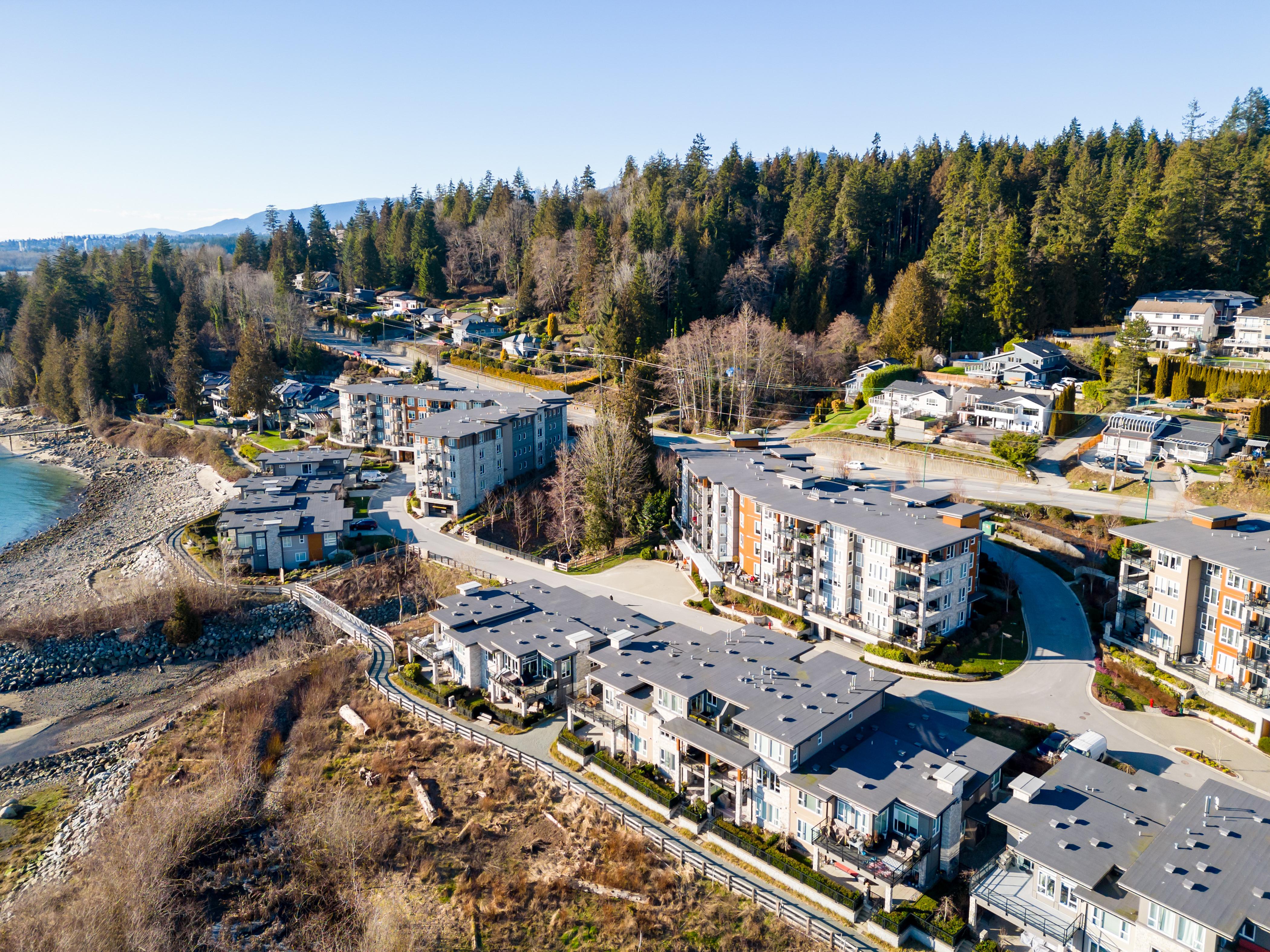 Roche Point - Deep Cove Prestigious Waterfront Penthouse for sale: Cates Landing 2 bedroom Stainless Steel Appliances, Rain Shower, Laminate Floors 1,105 sq.ft. (Listed 2025-01-21)