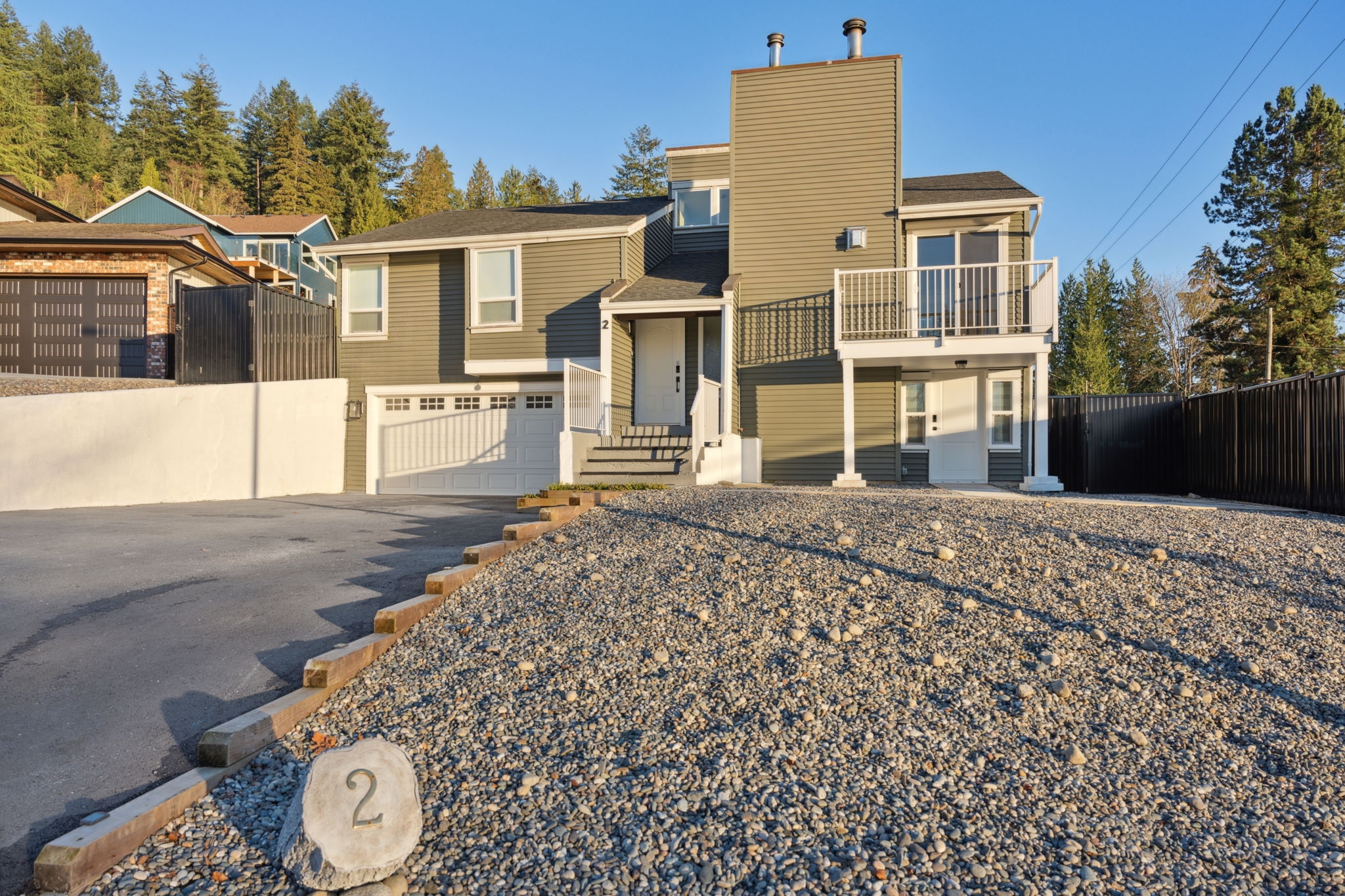 PLEASANTSIDE, N. Shore Port Moody Single Family Home + 2 Bedroom Lock-off Suite for sale: 5 bedroom Stainless Steel Appliances, Laminate Floors 2,442 sq.ft. (Listed 2025-06-13)