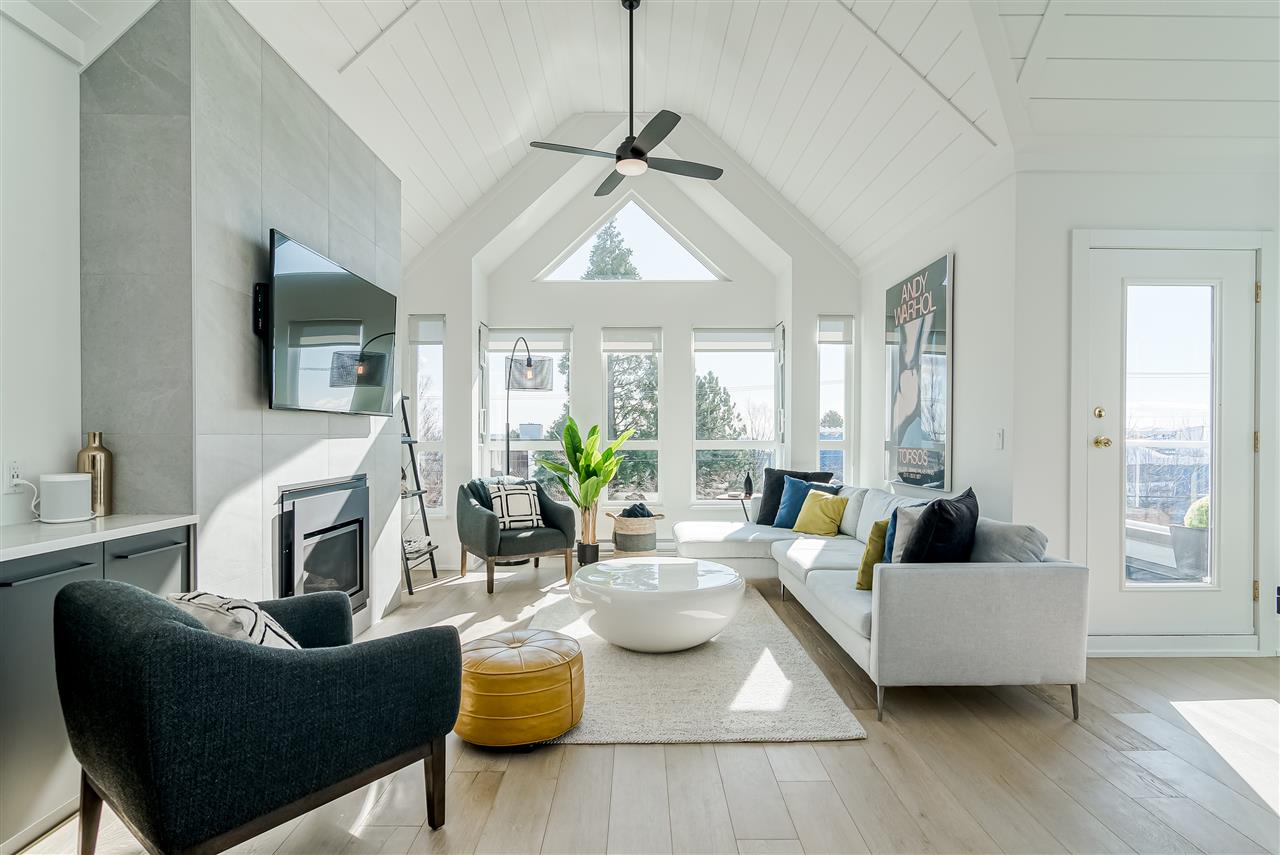 White Rock Condo for sale: Seville by the Sea 2 bedroom 1,354 sq.ft. (Listed 2020-03-05)