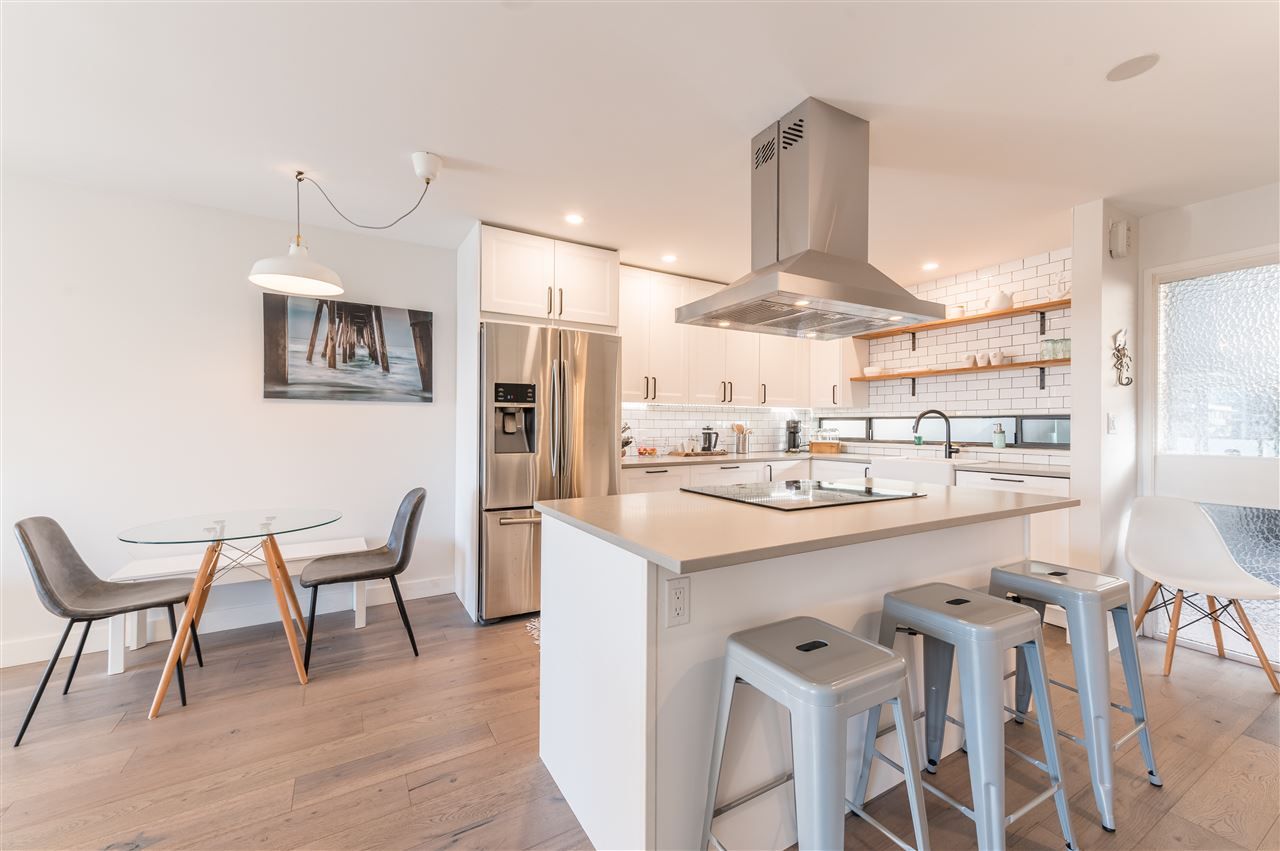 Lower Lonsdale Apartment/Condo for sale:  1 bedroom 620 sq.ft. (Listed 2020-12-08)