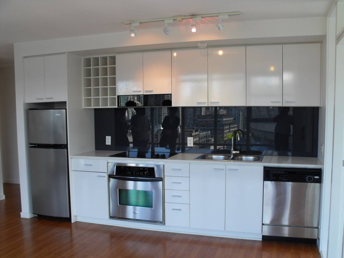 Vancouver Apartment for rent:  2 bedroom 850 sq.ft. (Listed 2025-12-16)