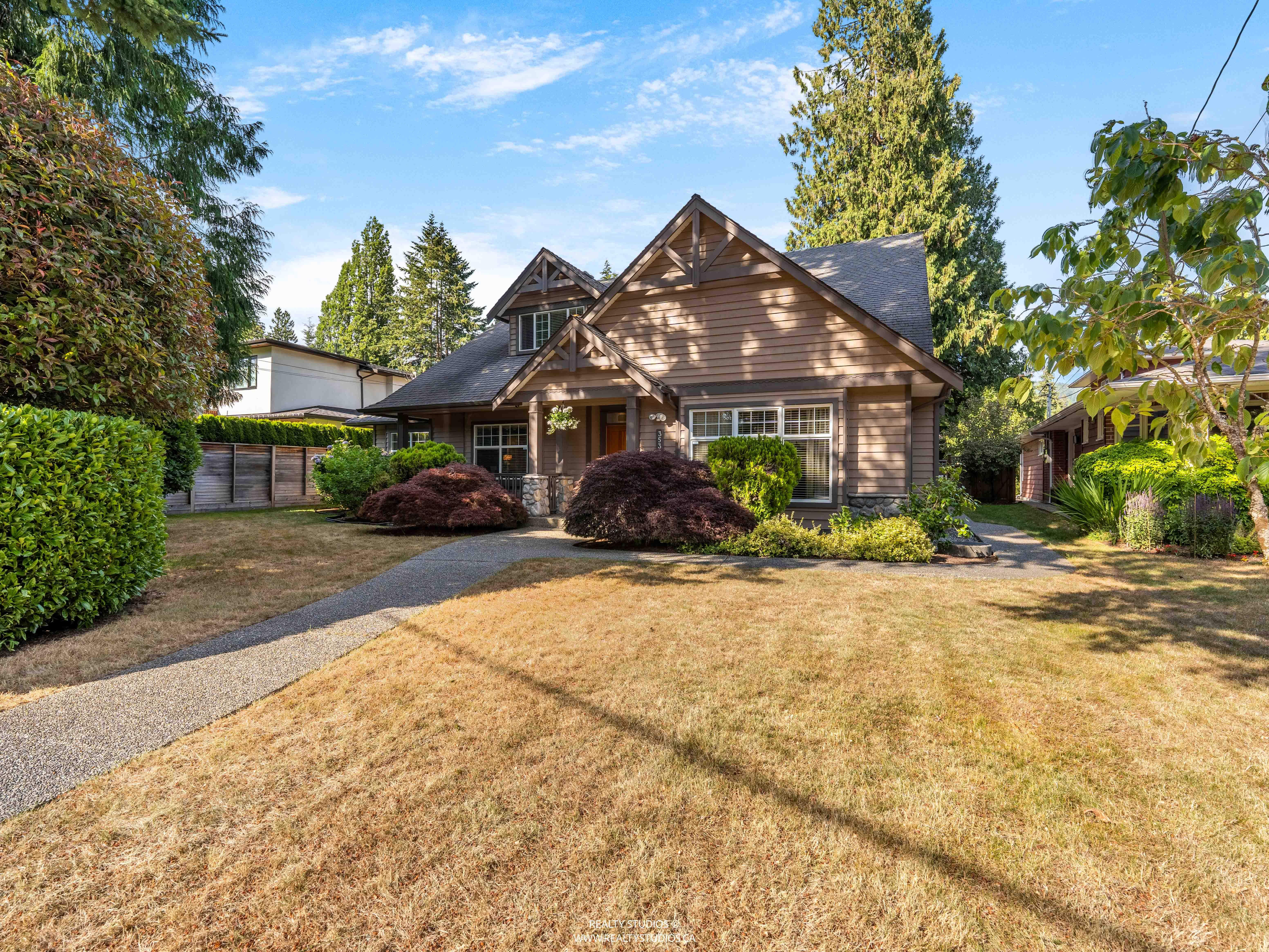 3538 Bluebonnet Road, See Photos, Floorplan, Video Tour and a Satellite Map and learn about the features of this Edgemont House: 5 bedroom, North Vancouver