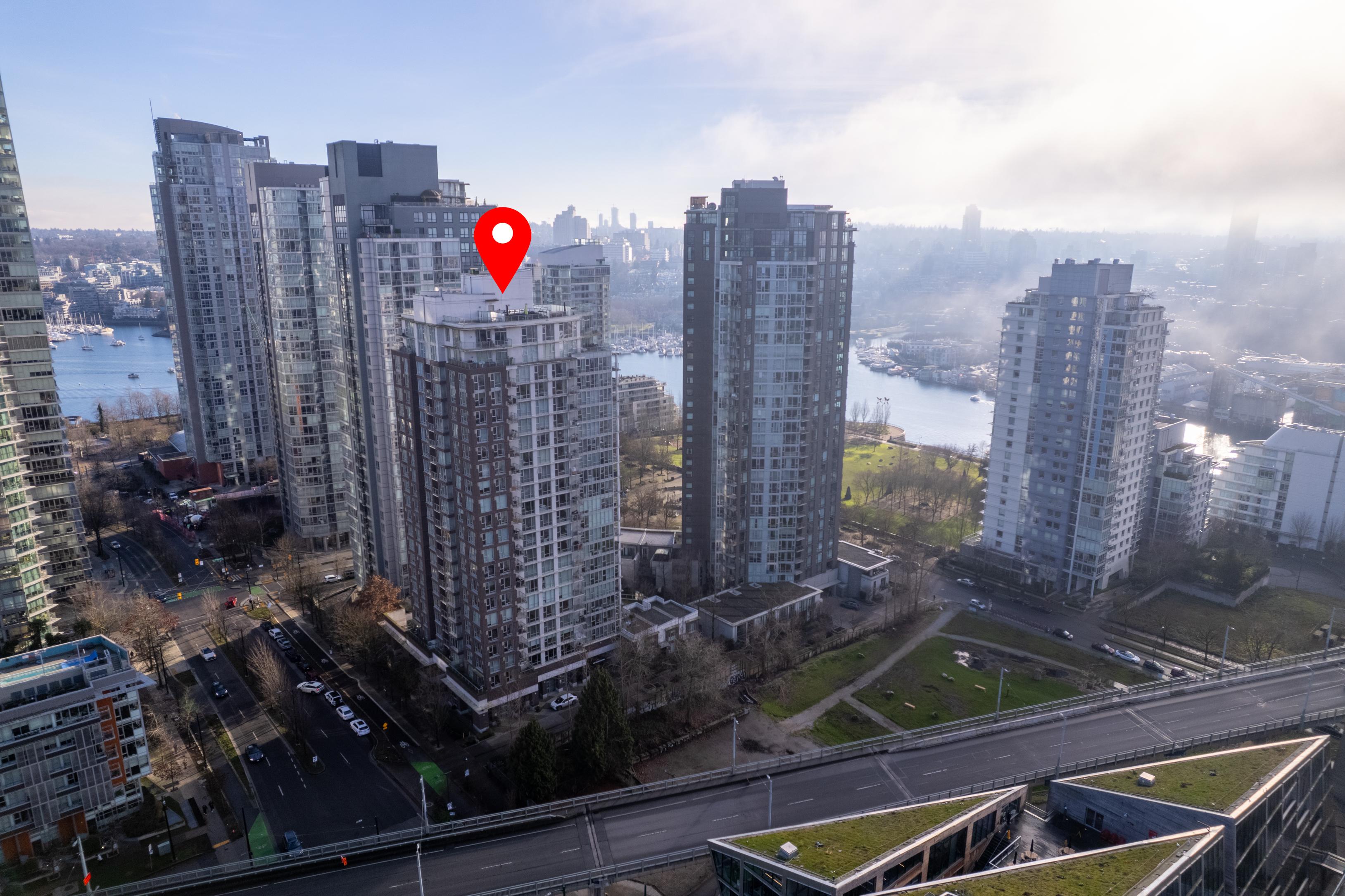 Yaletown Apartment for sale: Aqua at the Park 2 bedroom 903 sq.ft. (Listed 2026-01-22)