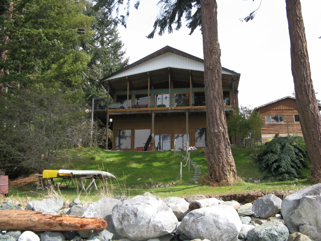 Texada Island Oceanfront Home