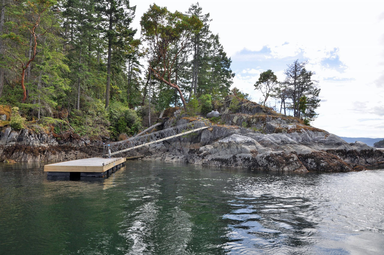 Nelson Island Main Cottage, Guest Cabin & Dock for sale 1,089 sq.ft
