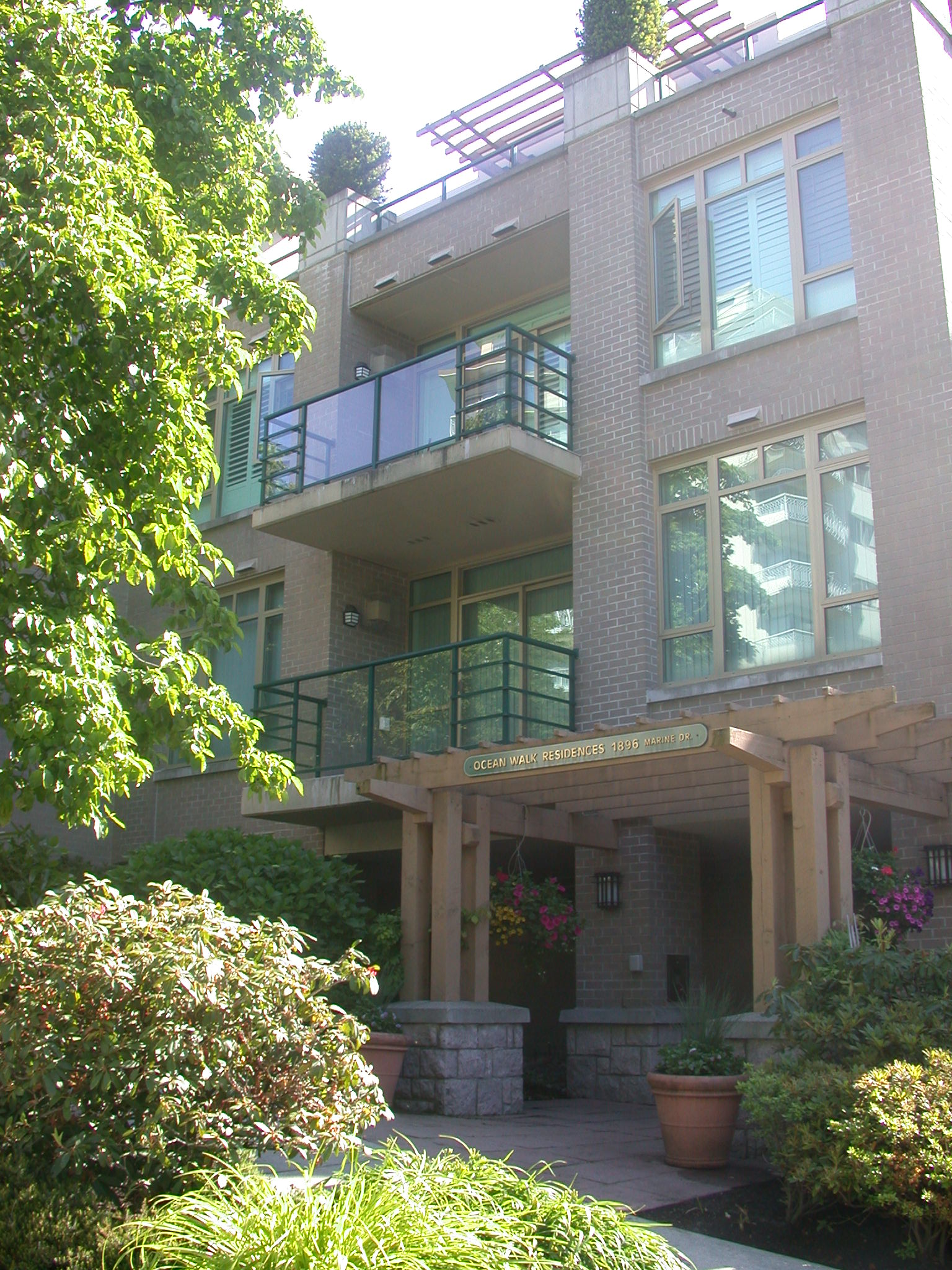 Ambleside Condo for sale: 2 bedroom 1,202 sq.ft. (Listed 2010-06-14)