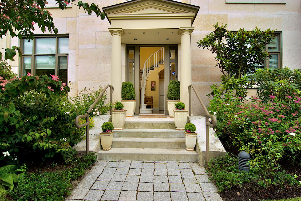 Dundarave Townhouse for sale: 3 bedroom 2,202 sq.ft. (Listed 2010-07-07)