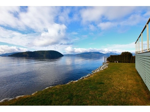 Howe Sound House for sale: 4 bedroom 3,870 sq.ft. (Listed 2012-02-14)