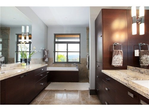 Ambleside House for sale: 4 bedroom 3,762 sq.ft. (Listed 2013-05-17)