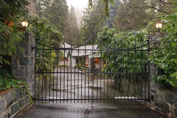 Cedardale House for sale: 5 bedroom 6,154 sq.ft. (Listed 2016-01-06)