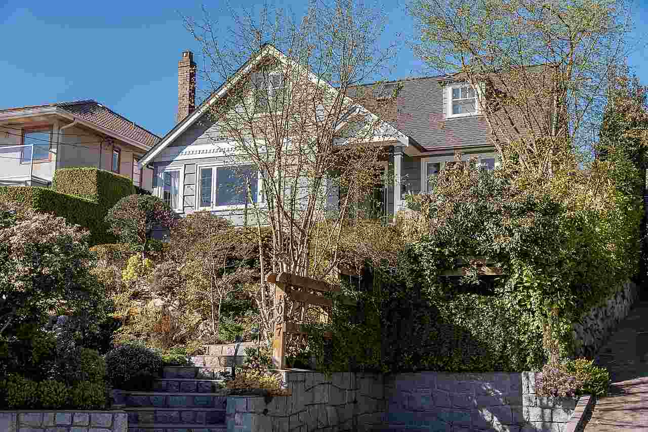 Sentinel Hill House for sale: 6 bedroom 2,751 sq.ft. (Listed 2016-04-07)