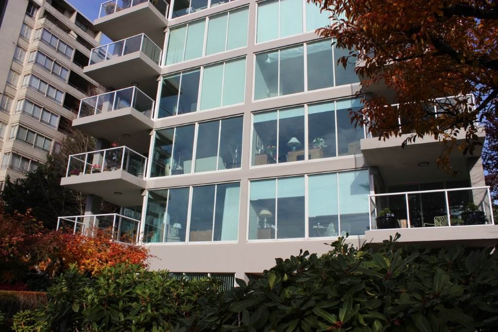 Ambleside Condo for sale: 2 bedroom 1,170 sq.ft. (Listed 2020-01-30)