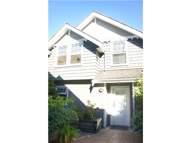 Oakridge Townhome for sale: 3 bedroom 1,469 sq.ft. (Listed 2014-01-07)