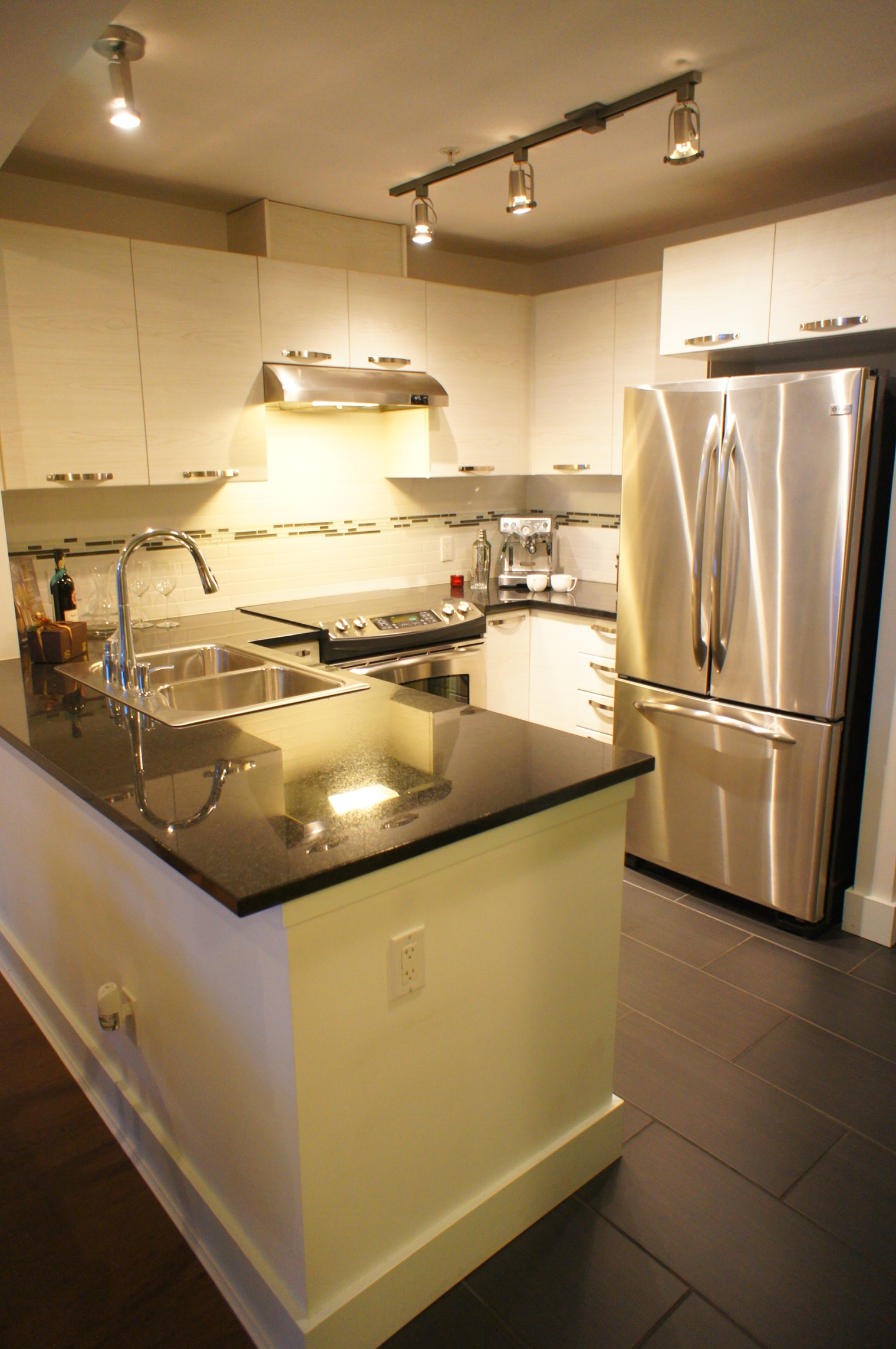 South Slope Apartment for sale: Green 1 bedroom 638 sq.ft. (Listed 2014-01-20)