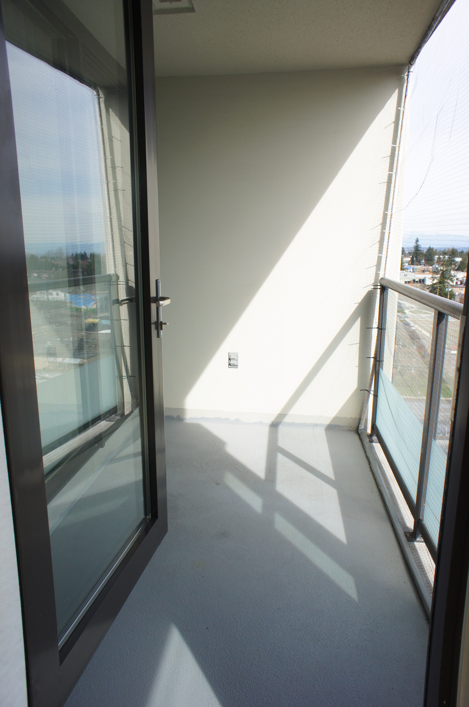 Highgate Apartment for sale: Esprit 2 2 bedroom 845 sq.ft. (Listed 2014-06-11)