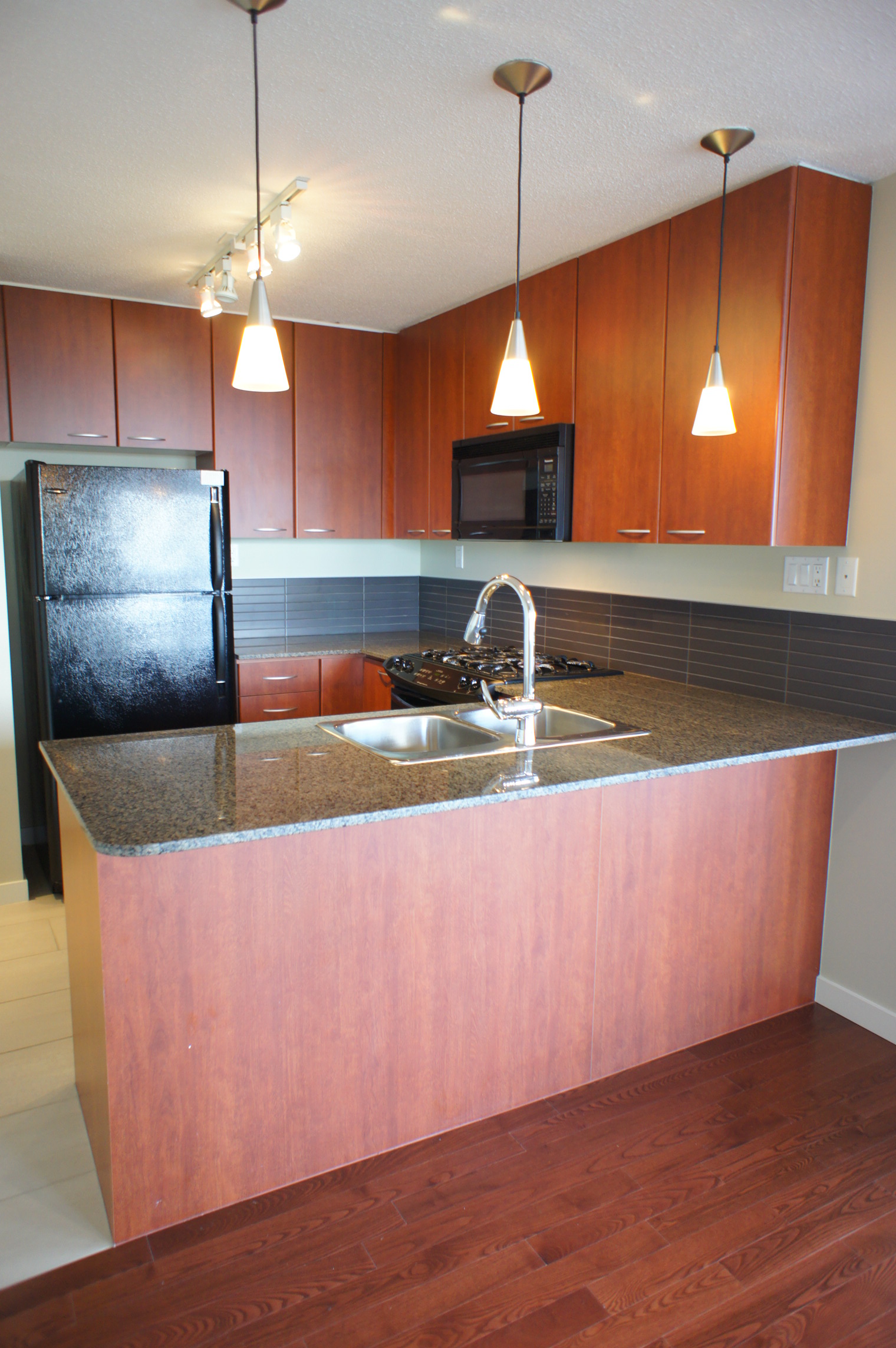 Highgate Apartment for sale: Arcadia West 2 bedroom 910 sq.ft. (Listed 2014-04-24)