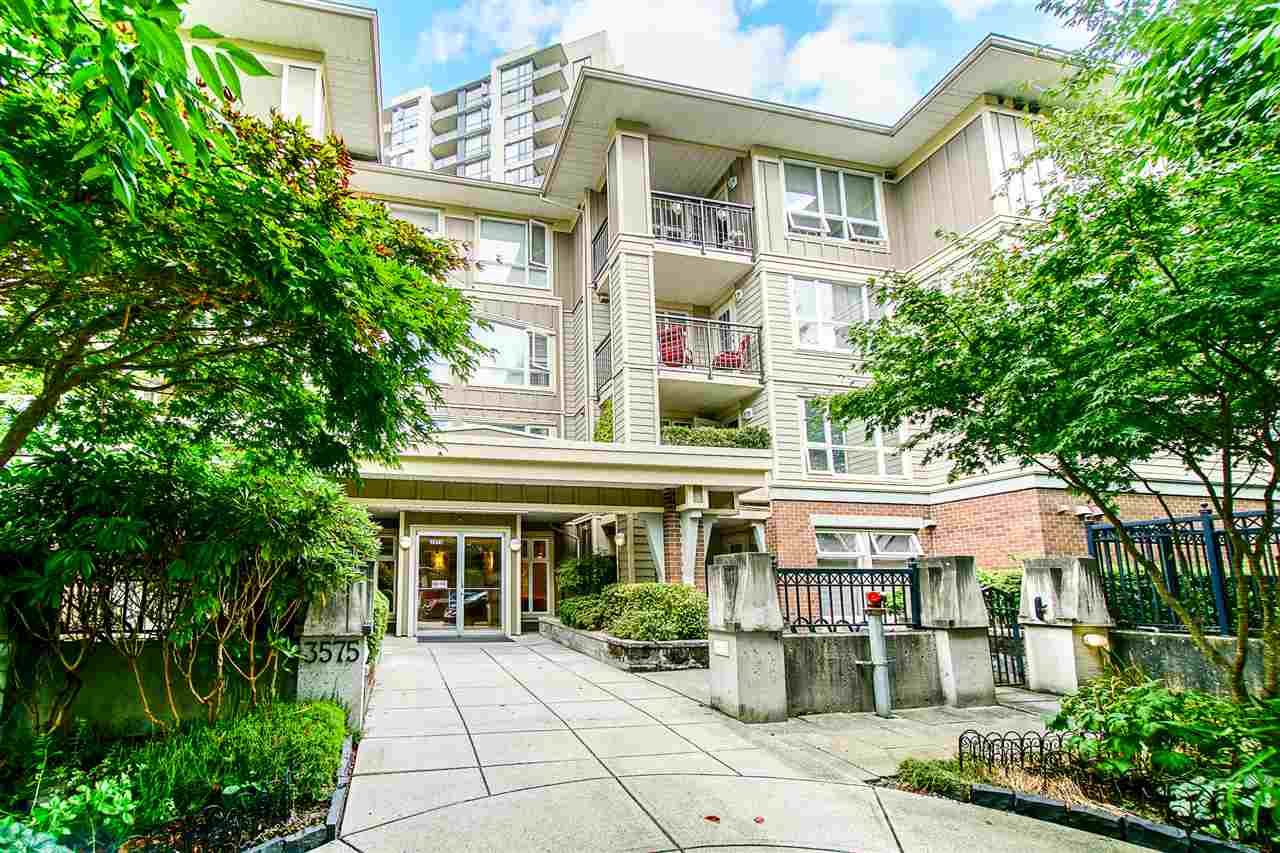 Collingwood VE Apartment/Condo for sale:  1 bedroom 558 sq.ft. (Listed 2020-08-31)