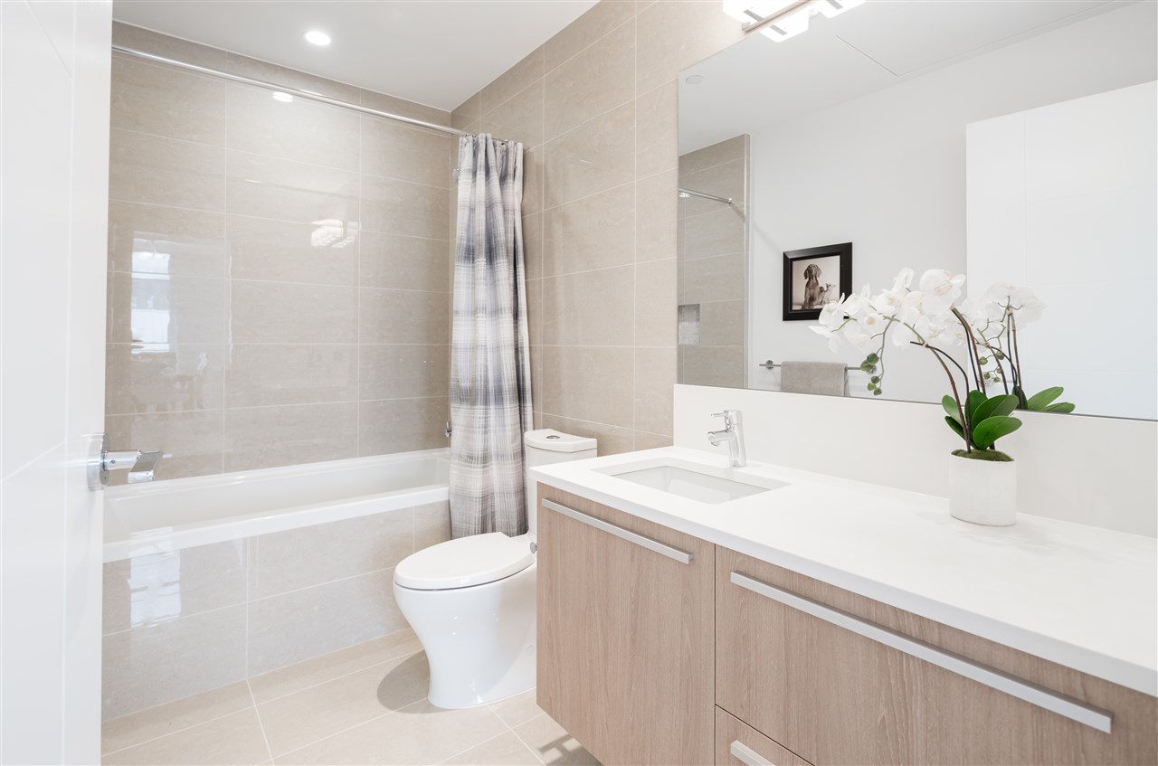 Lynn Valley Condo for sale: 3 bedroom 1,380 sq.ft. (Listed 2019-04-09)