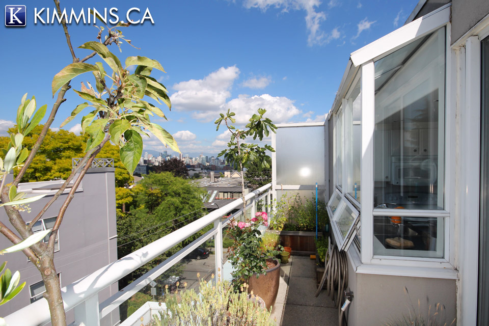 Kitsilano Condo for sale:  2 bedroom 814 sq.ft. (Listed 2013-07-11)