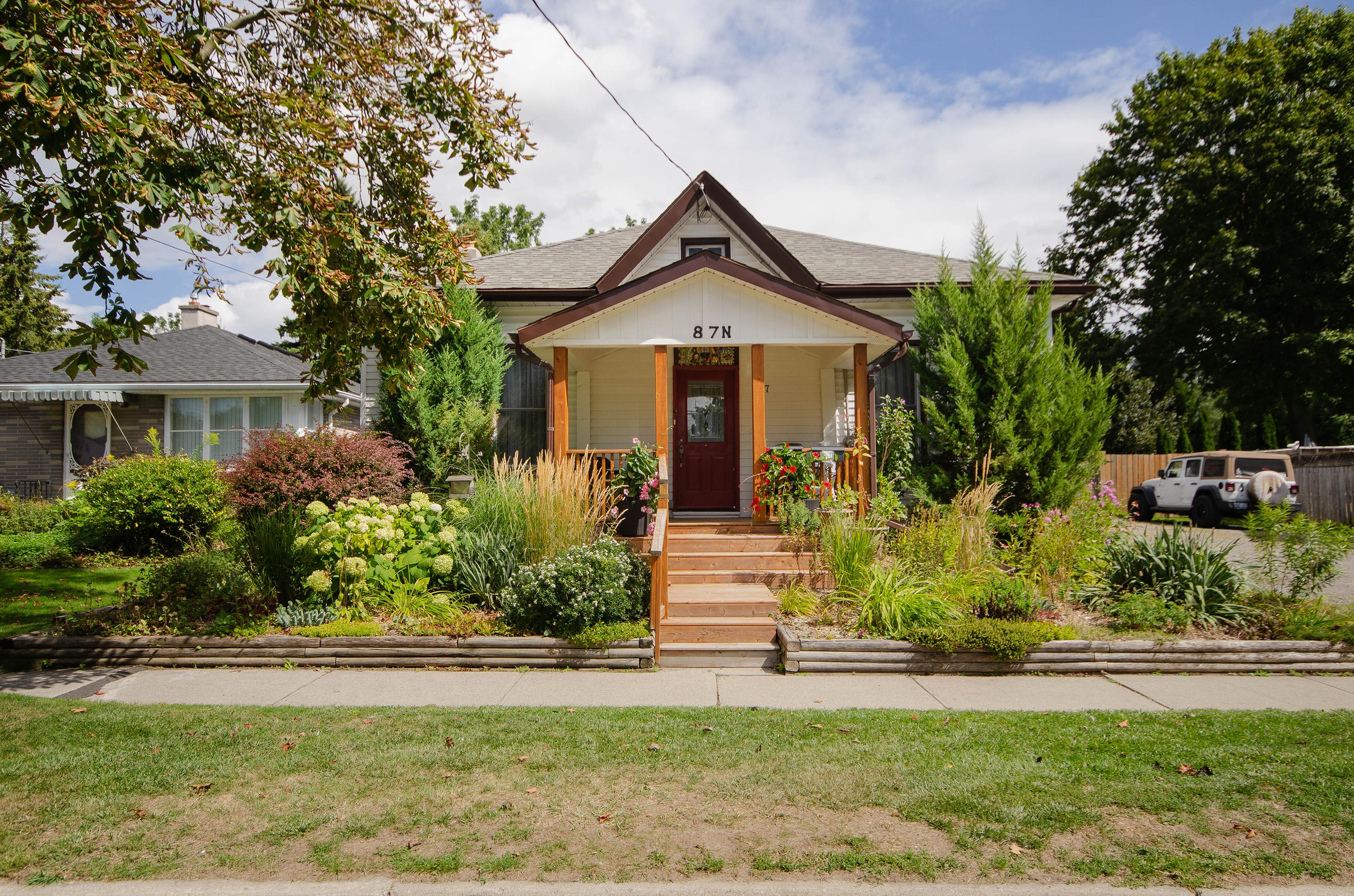 Port Hope Century Home w/separate aparment for sale:  2 bedroom  (Listed 2025-11-02)