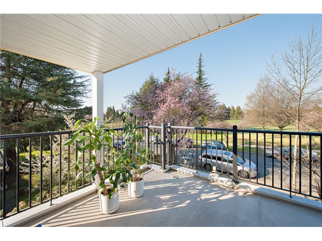 Oakridge VW Townhouse for sale:  3 bedroom 1,642 sq.ft. (Listed 2015-04-23)