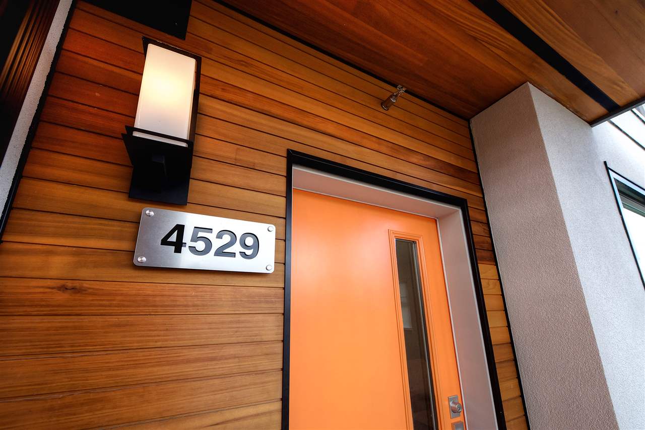 Collingwood VE Townhouse for sale: 3 bedroom 1,451 sq.ft. (Listed 2018-04-07)