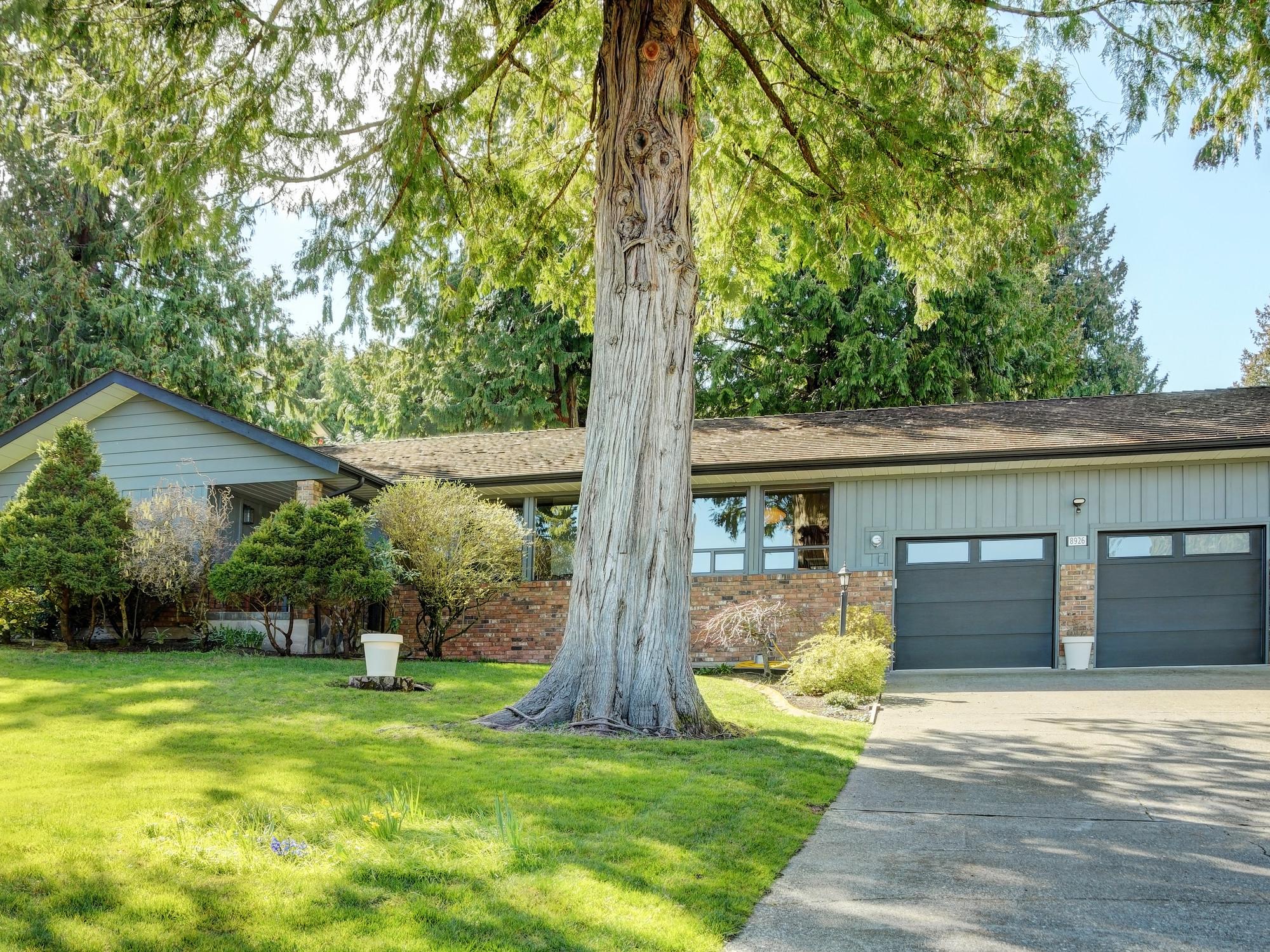 Dean Park Estates House for sale: 3 bedroom 1,873 sq.ft. (Listed 2023-05-15)