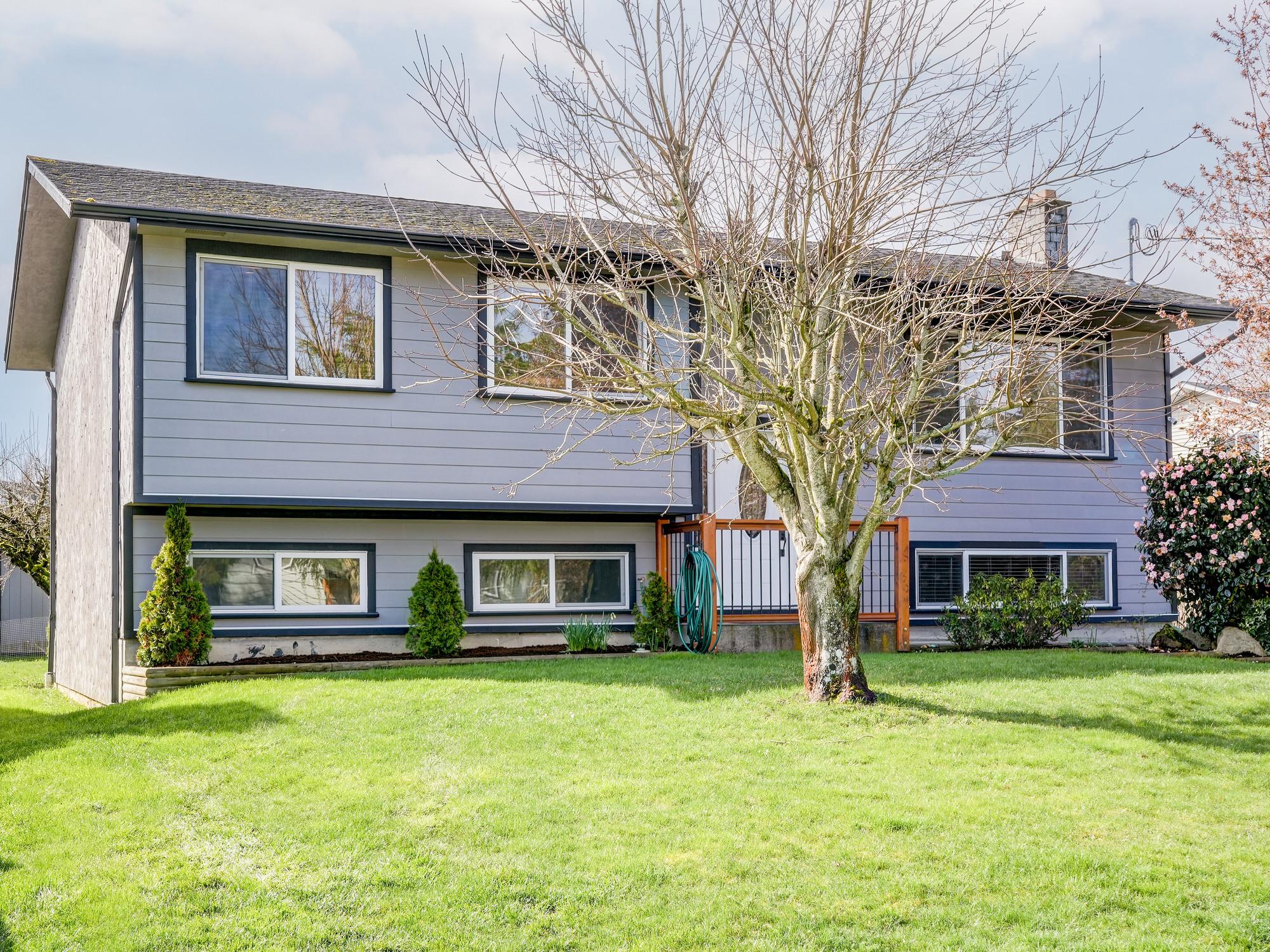 North East Sidney House for sale: 4 bedroom 2,255 sq.ft. (Listed 2025-03-28)
